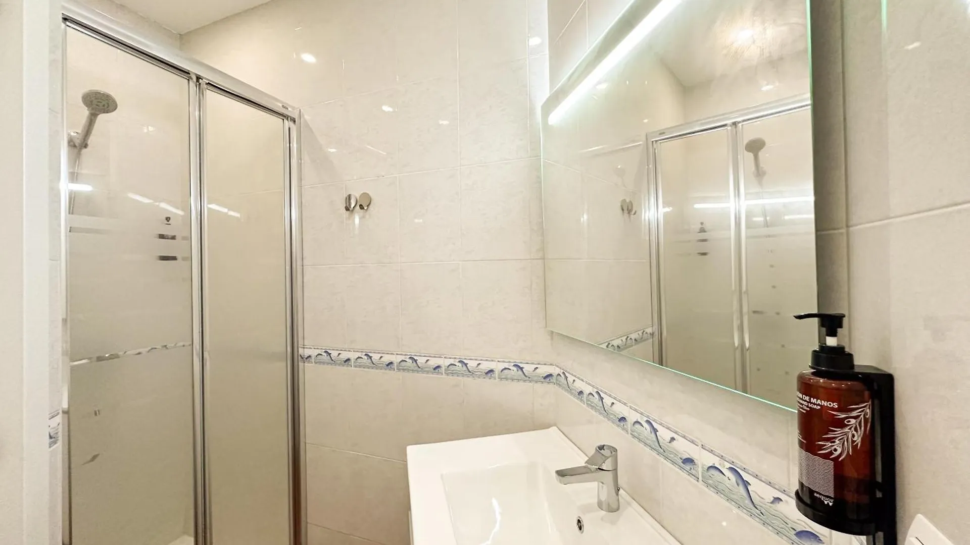 La Cala Beach Apartment 라칼라데미야스